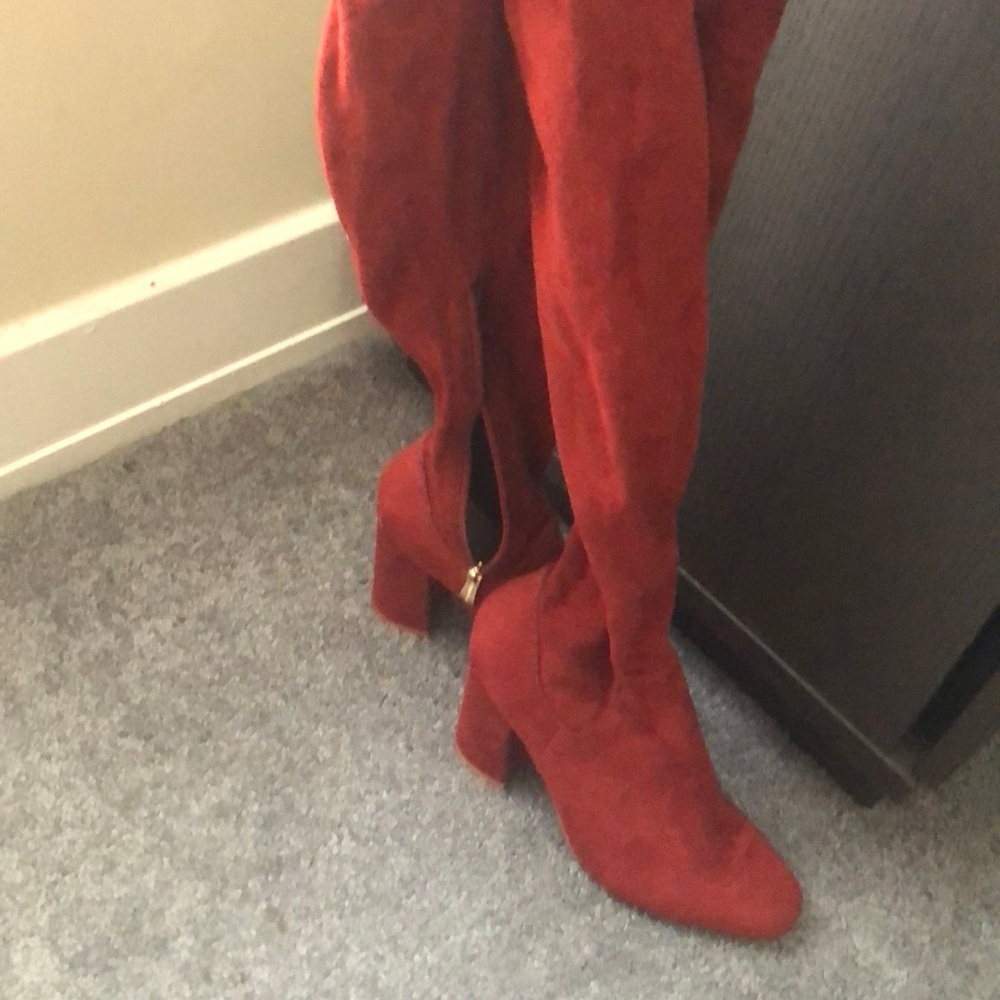 Red thigh high boots ... Size 6.5